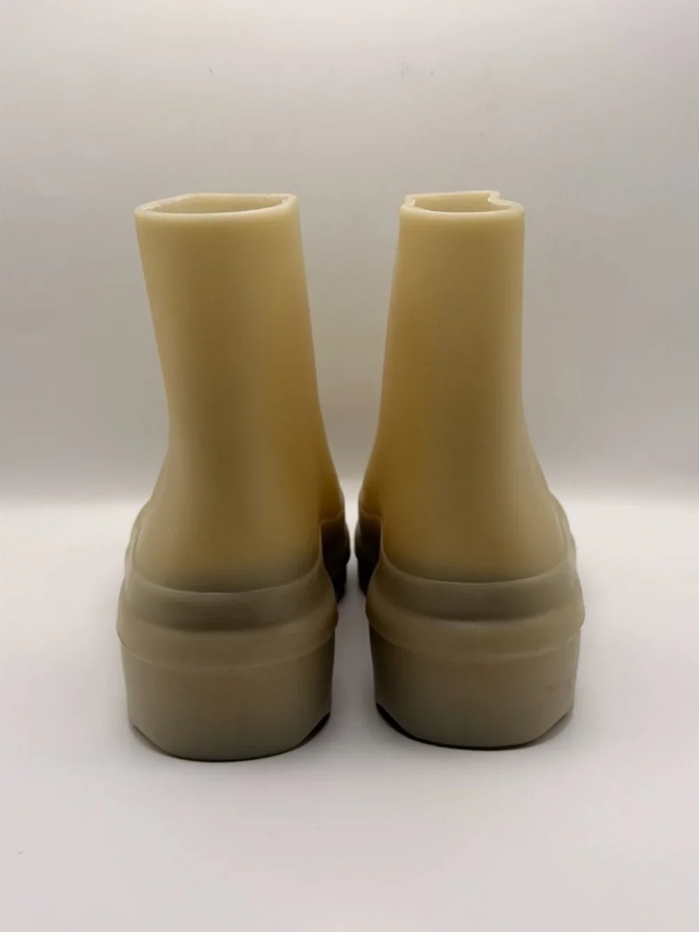 Vince women nia